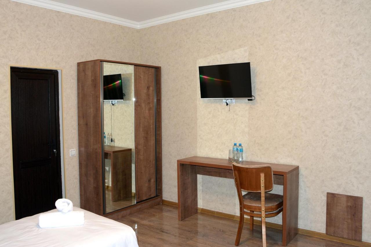 Tulpan Hotel Şǝki Eksteriør bilde