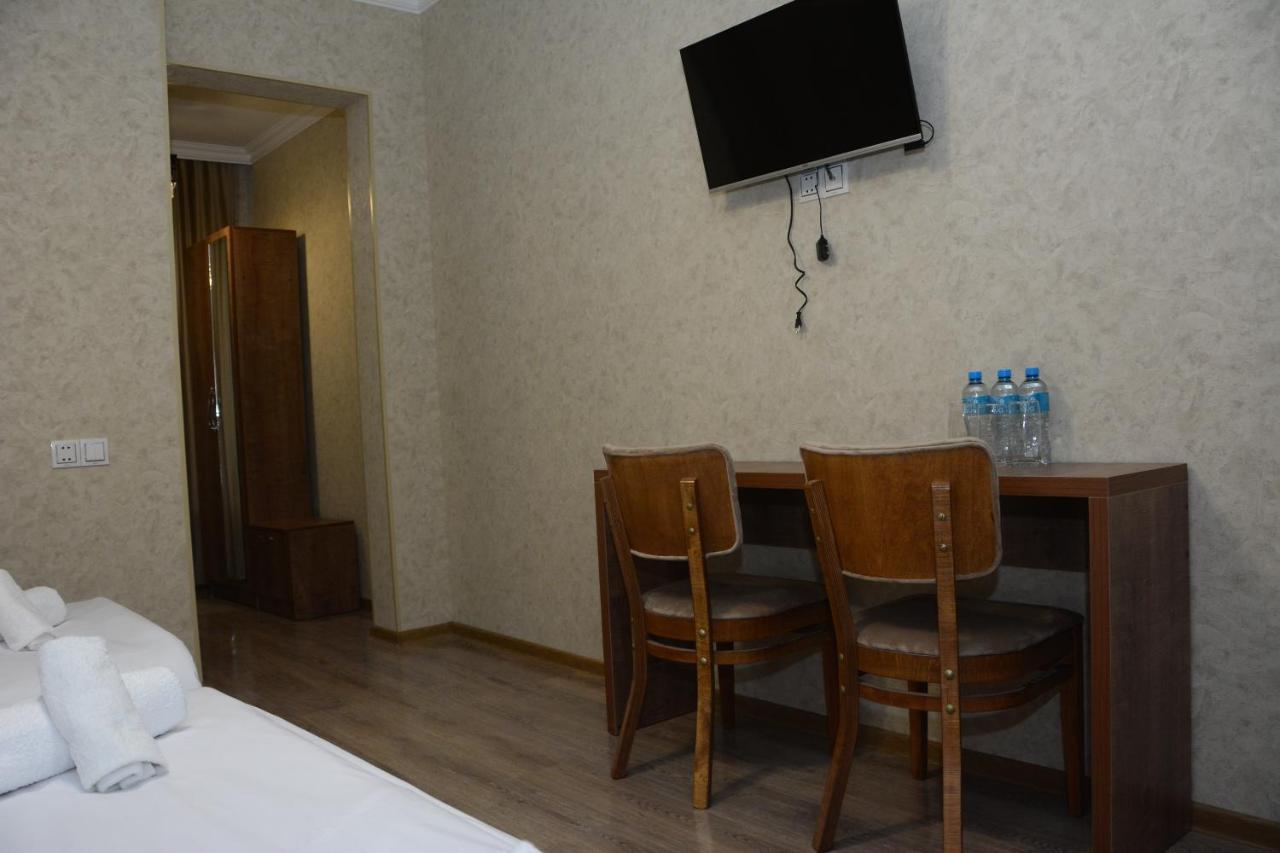 Tulpan Hotel Şǝki Eksteriør bilde