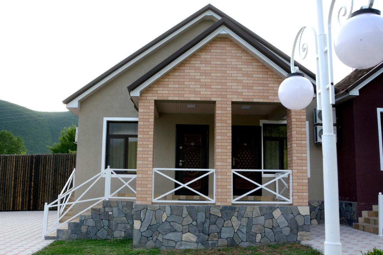 Tulpan Hotel Şǝki Eksteriør bilde