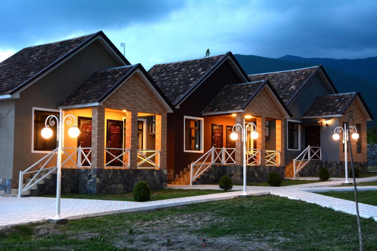 Tulpan Hotel Şǝki Eksteriør bilde