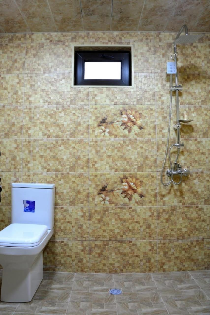 Tulpan Hotel Şǝki Eksteriør bilde