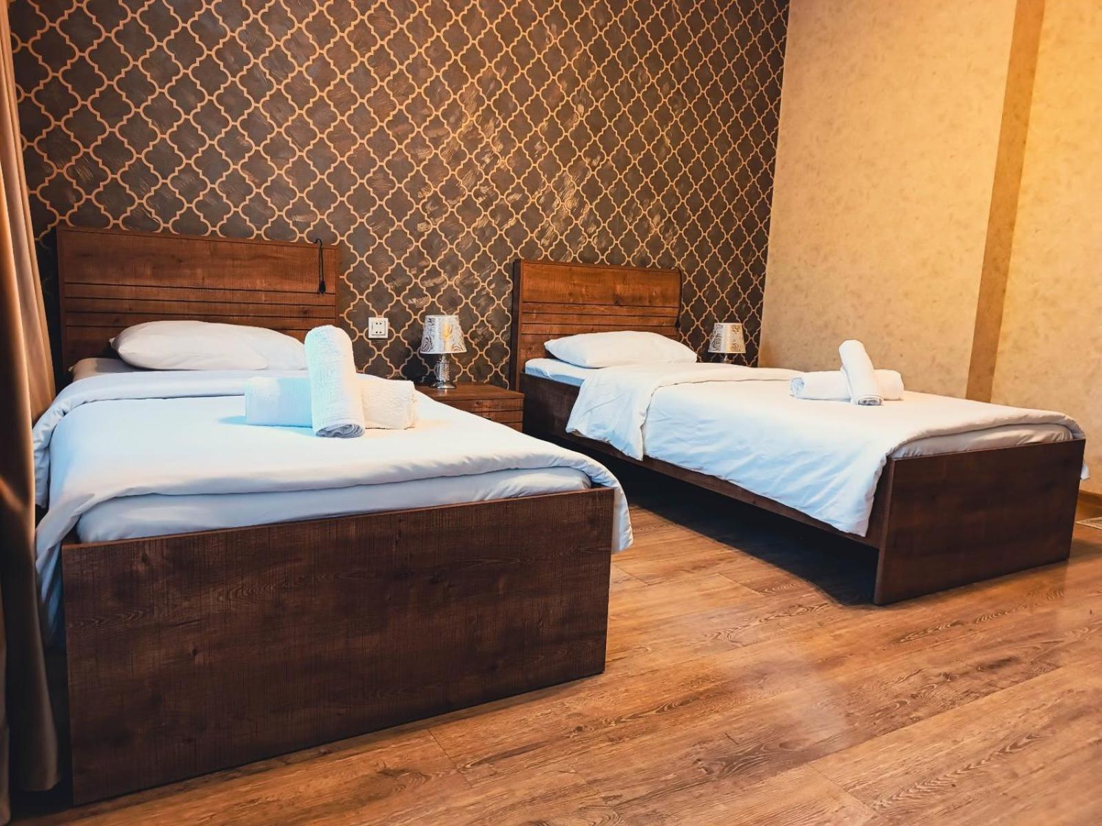Tulpan Hotel Şǝki Eksteriør bilde